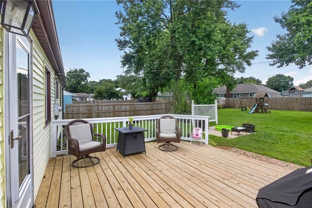 307 E College Street, Odessa, MO 64076