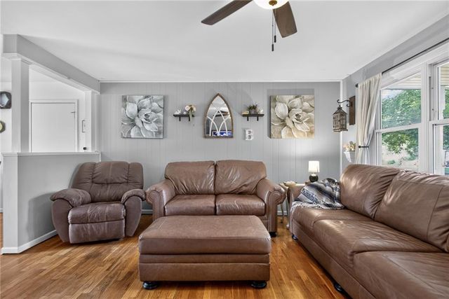307 E College Street, Odessa, MO 64076