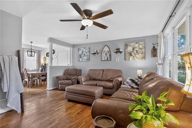 307 E College Street, Odessa, MO 64076