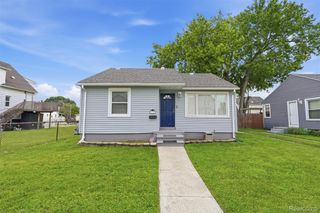 1717 Lindbergh Street, Wyandotte, MI 48192