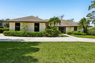 15220 Cedar Bluff Place, Wellington, FL 33414