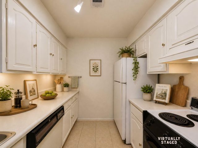 815 Wax Myrtle Lane A, Houston, TX 77079