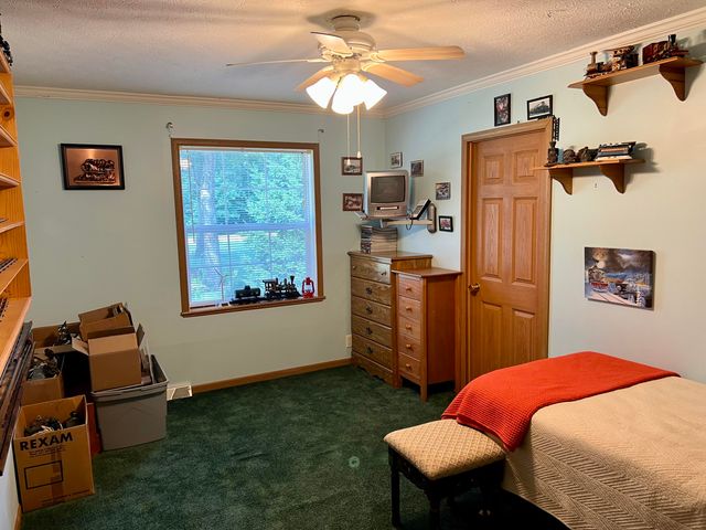 10901 N 555 E, Demotte, IN 46310