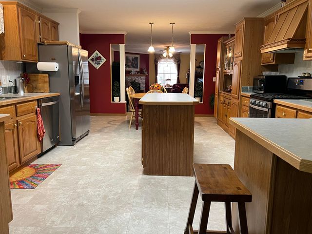 10901 N 555 E, Demotte, IN 46310