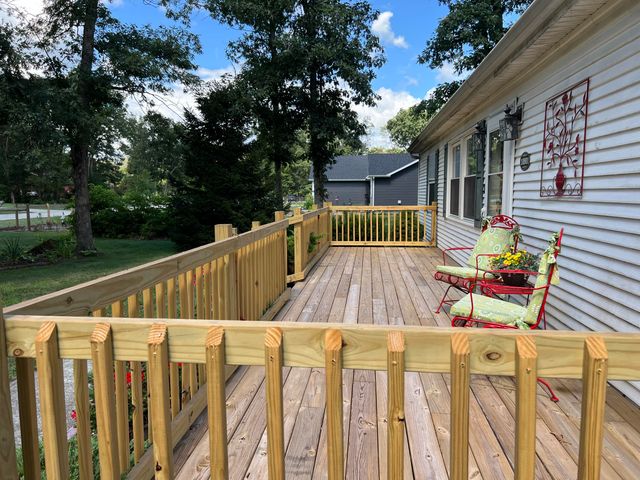 10901 N 555 E, Demotte, IN 46310