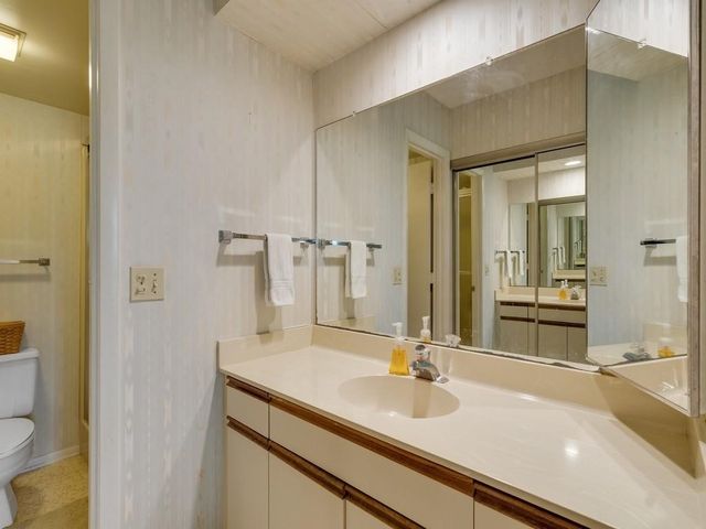 27 Plantation Drive 202, Vero Beach, FL 32966