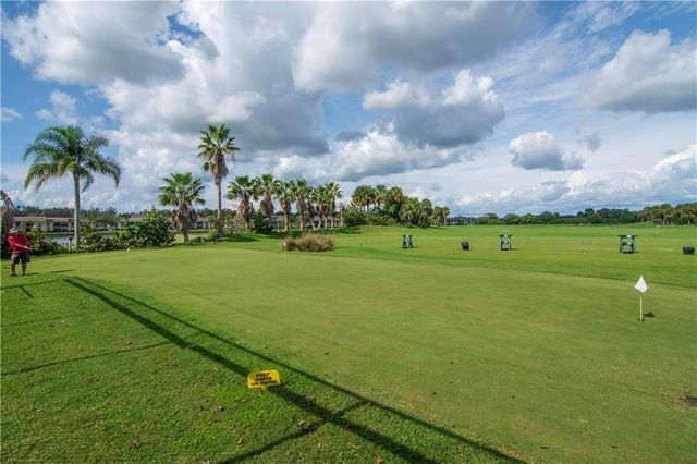 27 Plantation Drive 202, Vero Beach, FL 32966