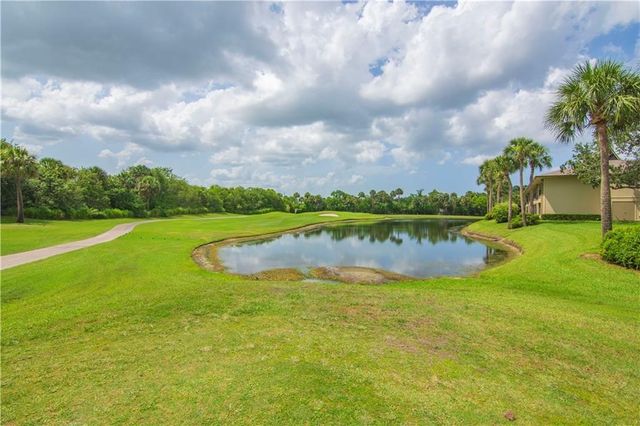 27 Plantation Drive 202, Vero Beach, FL 32966