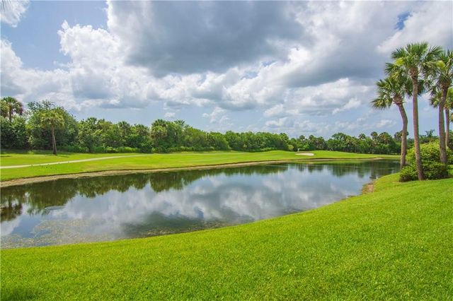 27 Plantation Drive 202, Vero Beach, FL 32966