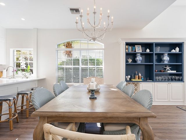 8829 Lakeside Circle, Vero Beach, FL 32963