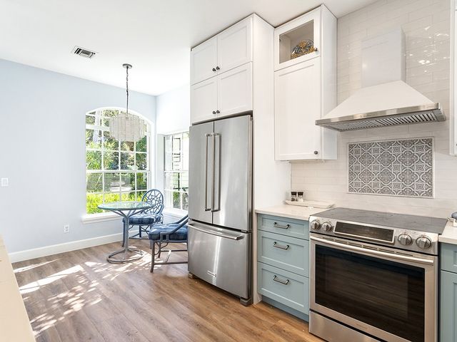 8829 Lakeside Circle, Vero Beach, FL 32963