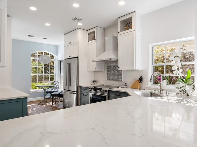 8829 Lakeside Circle, Vero Beach, FL 32963