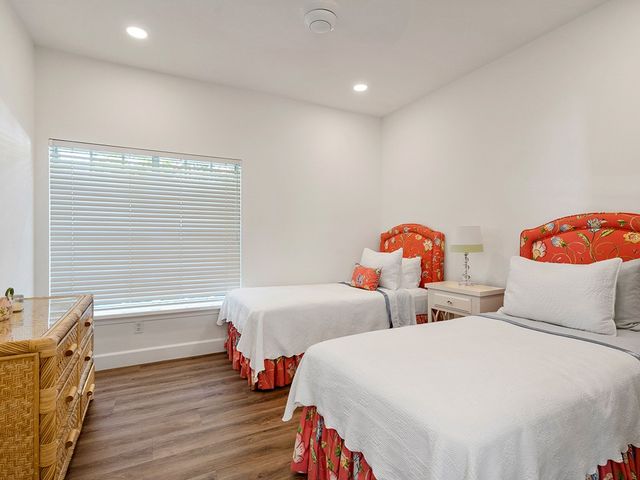 8829 Lakeside Circle, Vero Beach, FL 32963