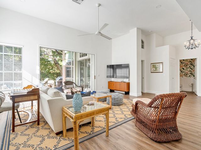 8829 Lakeside Circle, Vero Beach, FL 32963