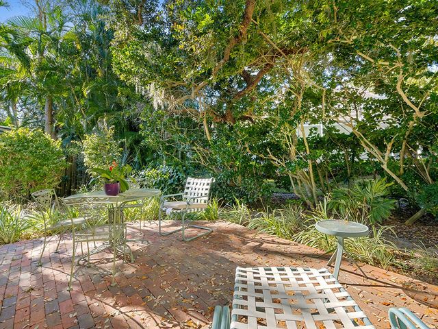 8829 Lakeside Circle, Vero Beach, FL 32963