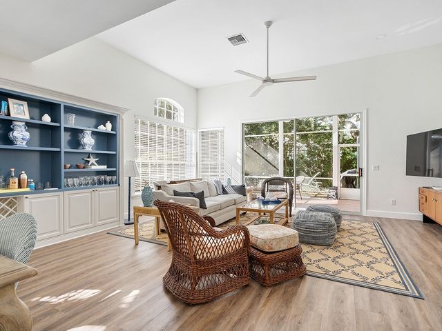 8829 Lakeside Circle, Vero Beach, FL 32963