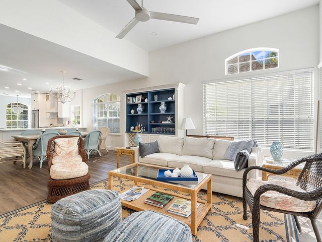 8829 Lakeside Circle, Vero Beach, FL 32963