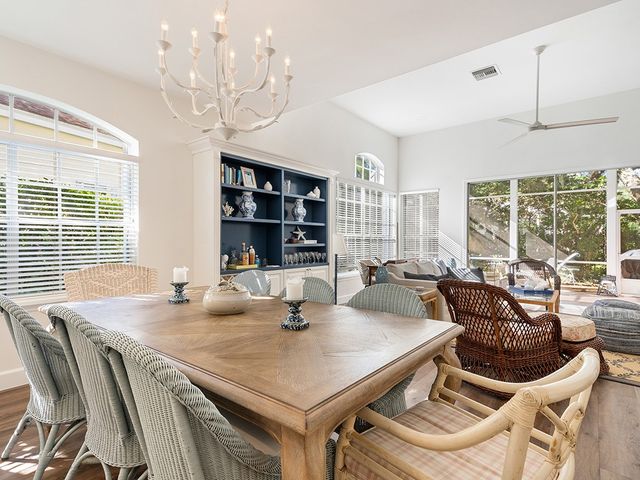 8829 Lakeside Circle, Vero Beach, FL 32963