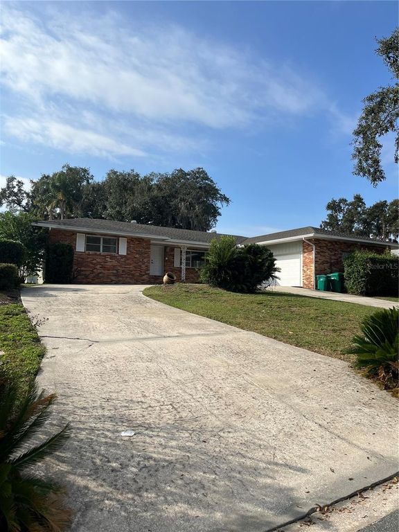 812 NORTHSIDE DRIVE, Mount Dora, FL 32757