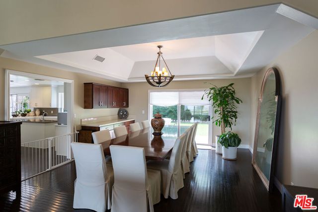 13902 VALLEY VISTA, Sherman Oaks, CA 91423