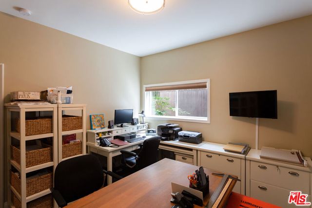 13902 VALLEY VISTA, Sherman Oaks, CA 91423