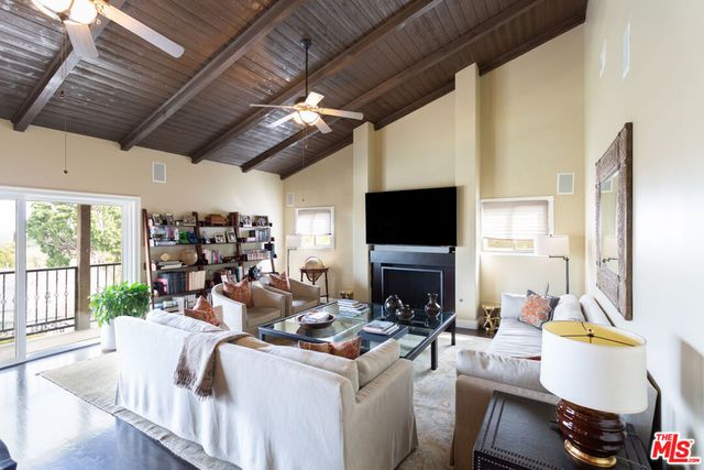 13902 VALLEY VISTA, Sherman Oaks, CA 91423