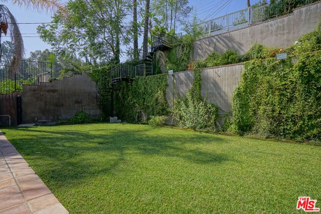 13902 VALLEY VISTA, Sherman Oaks, CA 91423