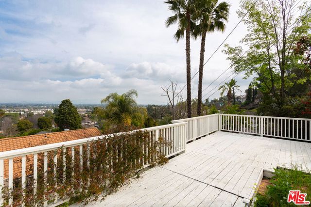 13902 VALLEY VISTA, Sherman Oaks, CA 91423