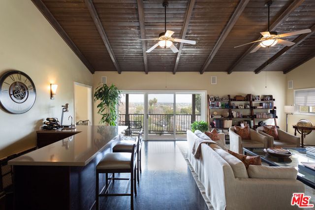 13902 VALLEY VISTA, Sherman Oaks, CA 91423