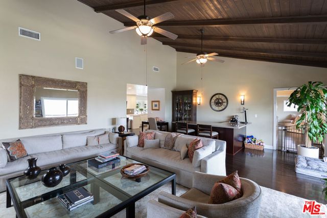 13902 VALLEY VISTA, Sherman Oaks, CA 91423