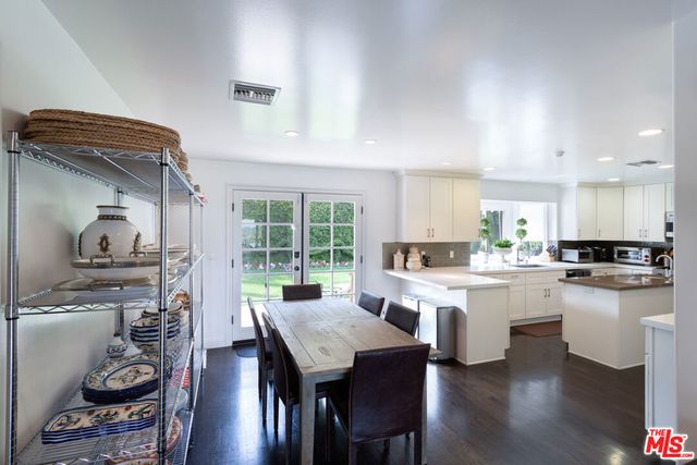 13902 VALLEY VISTA, Sherman Oaks, CA 91423