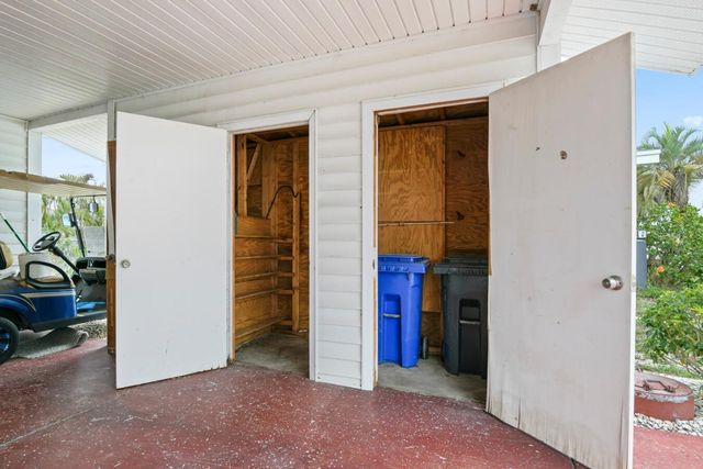 816 OAKMONT AVENUE, Sun City Center, FL 33573