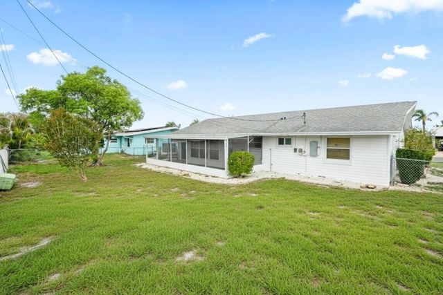 816 OAKMONT AVENUE, Sun City Center, FL 33573