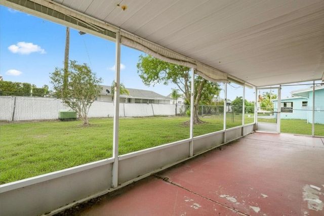 816 OAKMONT AVENUE, Sun City Center, FL 33573