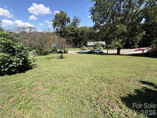 28 Sheppard Drive, Asheville, NC 28806