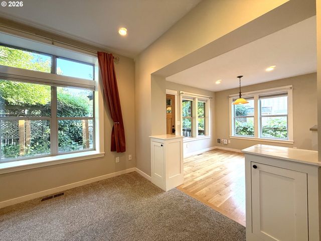 1145 W 28TH Ave, Eugene, OR 97405