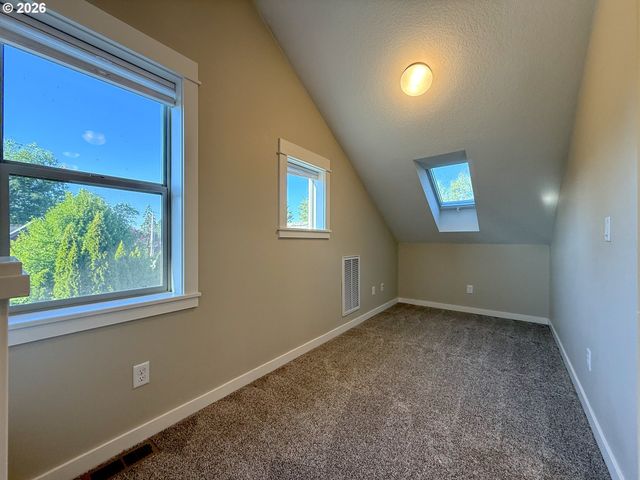 1145 W 28TH Ave, Eugene, OR 97405