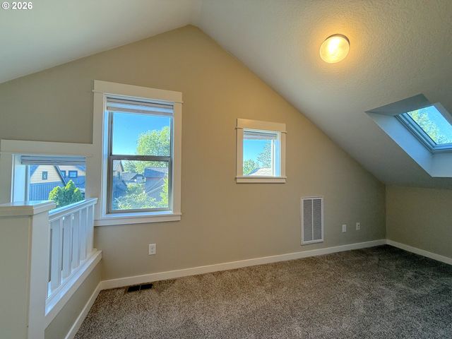 1145 W 28TH Ave, Eugene, OR 97405