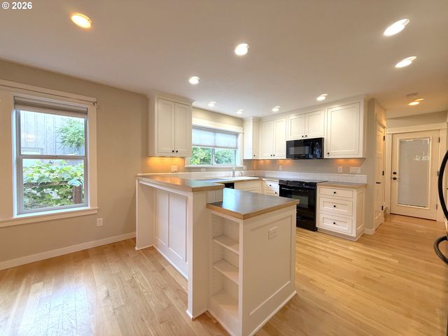 1145 W 28TH Ave, Eugene, OR 97405