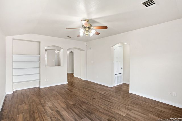 8607 CHEYENNE BLF, Converse, TX 78109