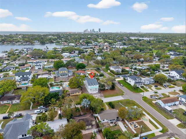 808 39TH AVENUE NE, St Petersburg, FL 33703