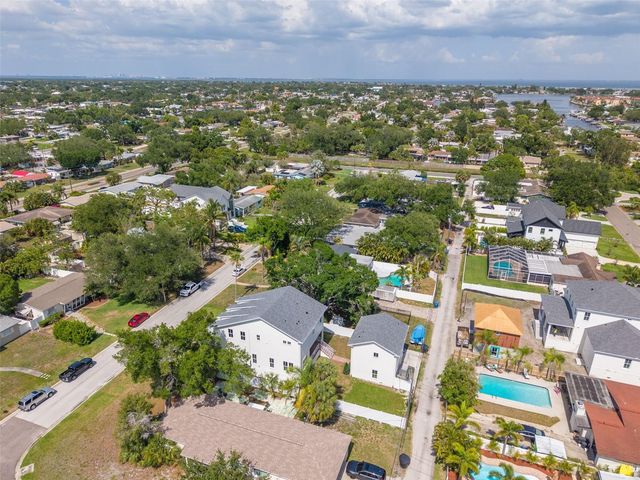 808 39TH AVENUE NE, St Petersburg, FL 33703