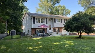 20 Avenue C, Tappan, NY 10983