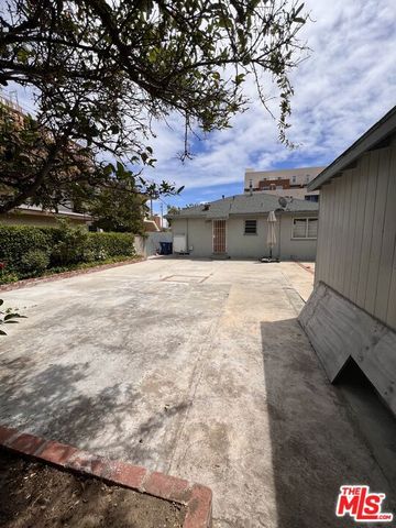 8903 Ramsgate Avenue, Los Angeles, CA 90045