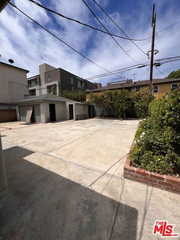 8903 Ramsgate Avenue, Los Angeles, CA 90045