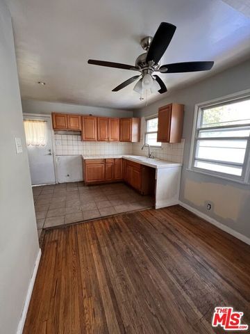 8903 Ramsgate Avenue, Los Angeles, CA 90045