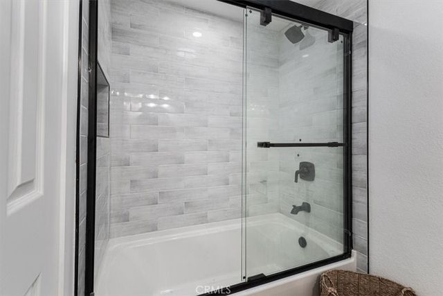 1450 W 35th Place, Los Angeles, CA 90018