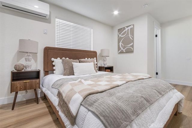 1450 W 35th Place, Los Angeles, CA 90018