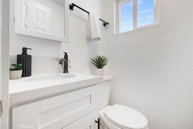 1450 W 35th Place, Los Angeles, CA 90018