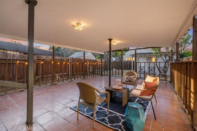 1450 W 35th Place, Los Angeles, CA 90018